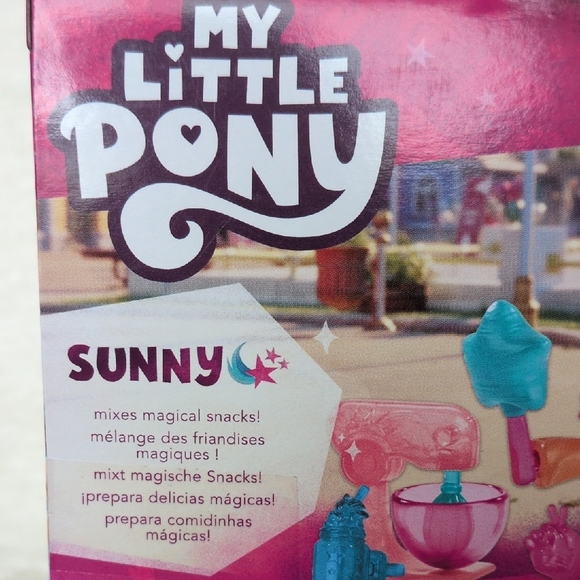 My Little Pony Sunny Starscout Cutie Mark Magic Hoof To Heart 16 Pieces Age 5+ - Picture 7 of 13